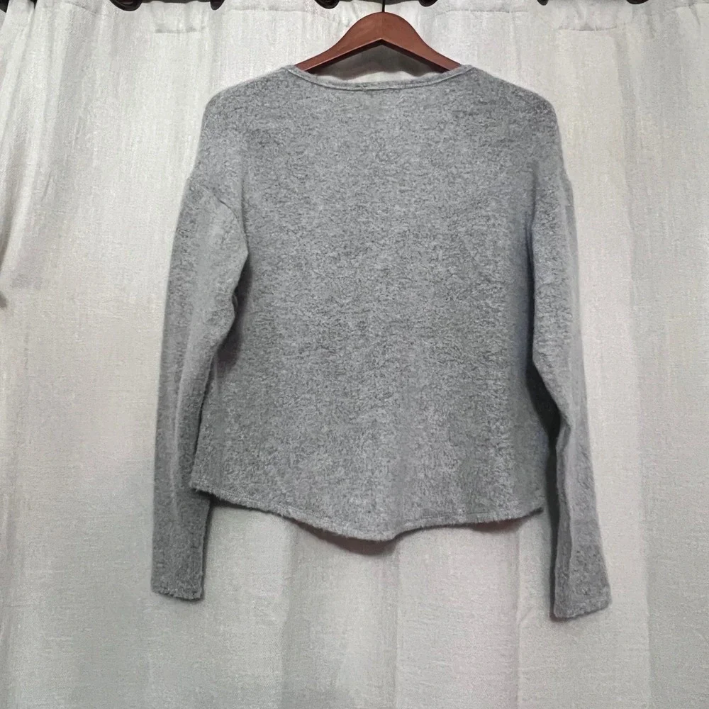 SOCIALITE Gray Heathered Soft Cozy Knit V Neck Pullover Sweater Top Women's Sz M